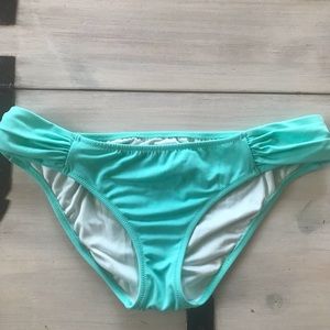 VICTORIA SECRET 💜 Bikini Bottom SMALL